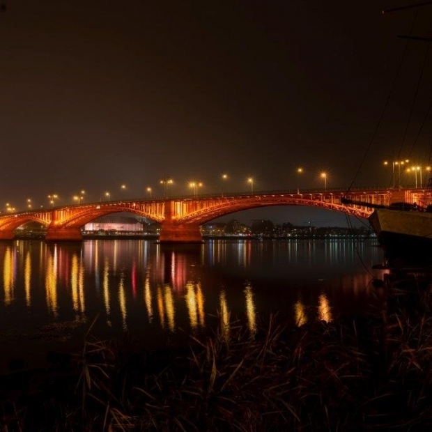 2020 erstrahlte die Theodor-Heuss-Brücke in Orange
